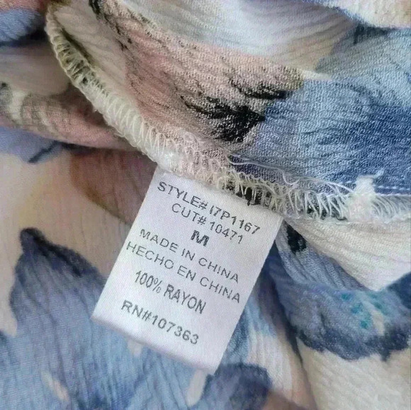 Solemio floral lace sleeveless romper size medium - Picture 8 of 12